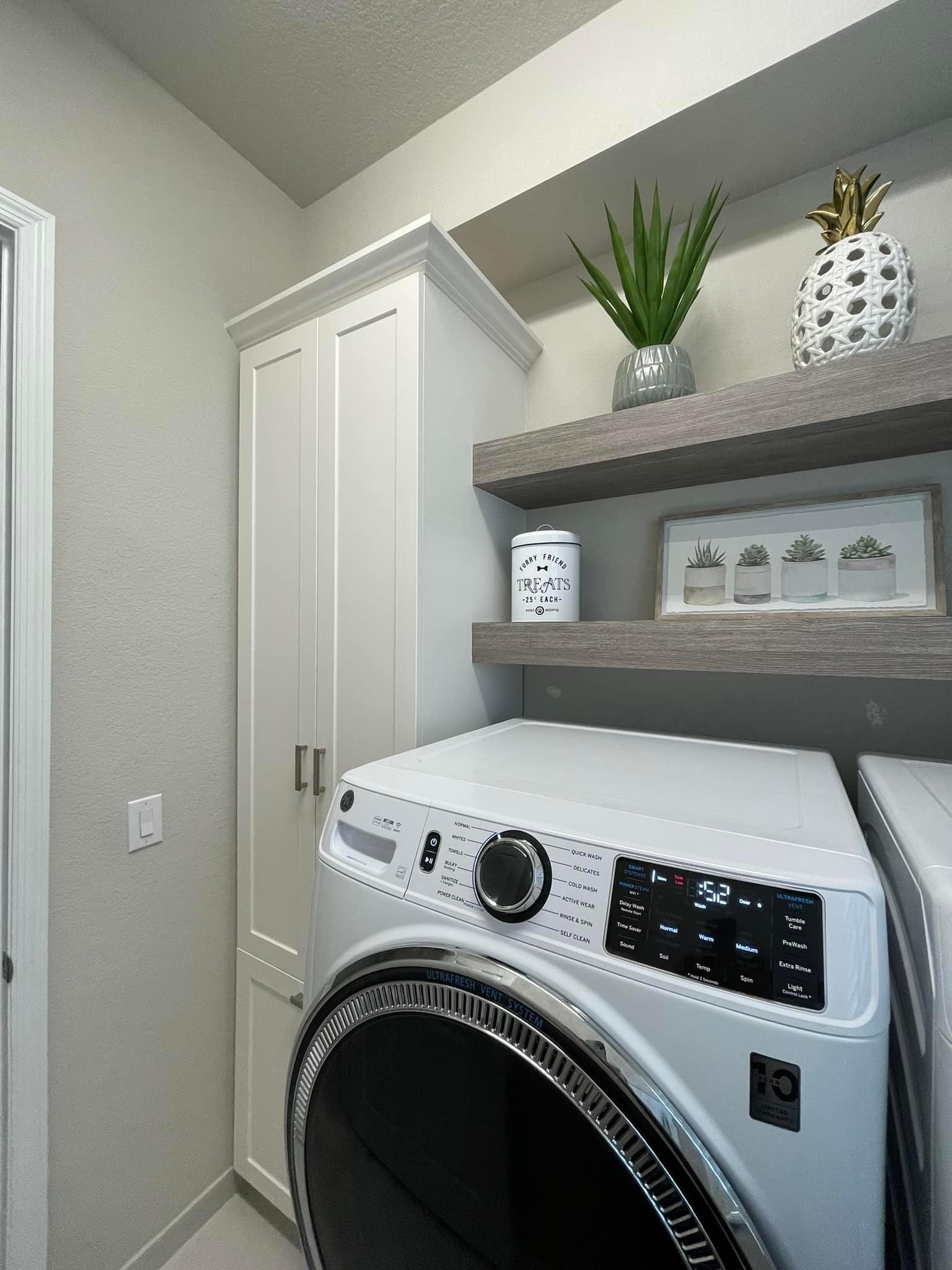 Simply Closets and Cabinets