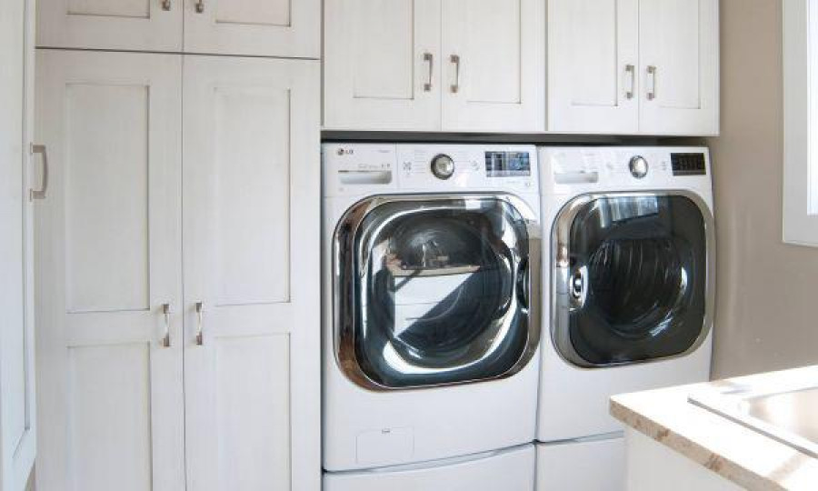 Simply Closets and Cabinets