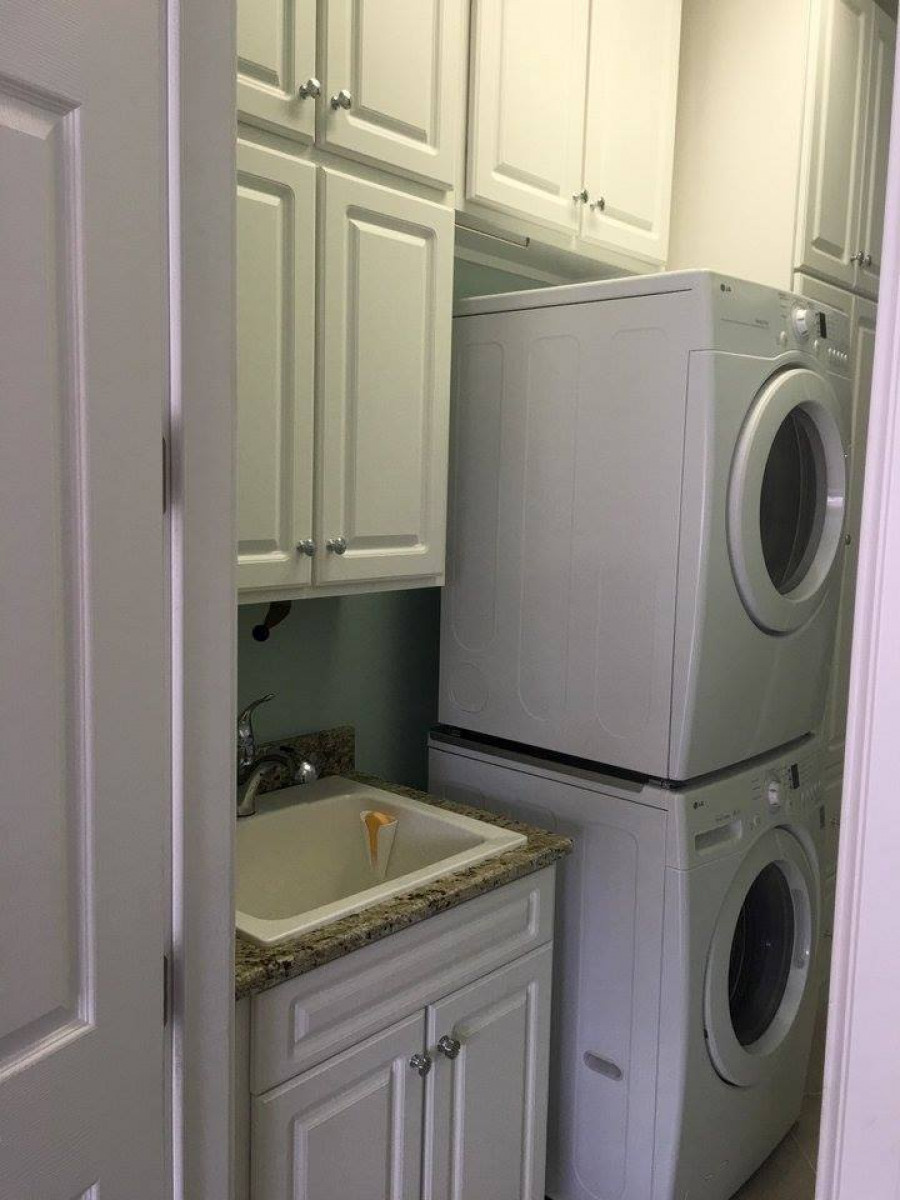 Simply Closets and Cabinets